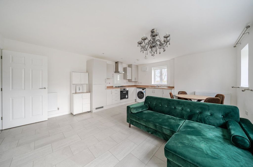 Additional image 2 of 1 bed flat for saleClover Grove, Alton, Hampshire GU34