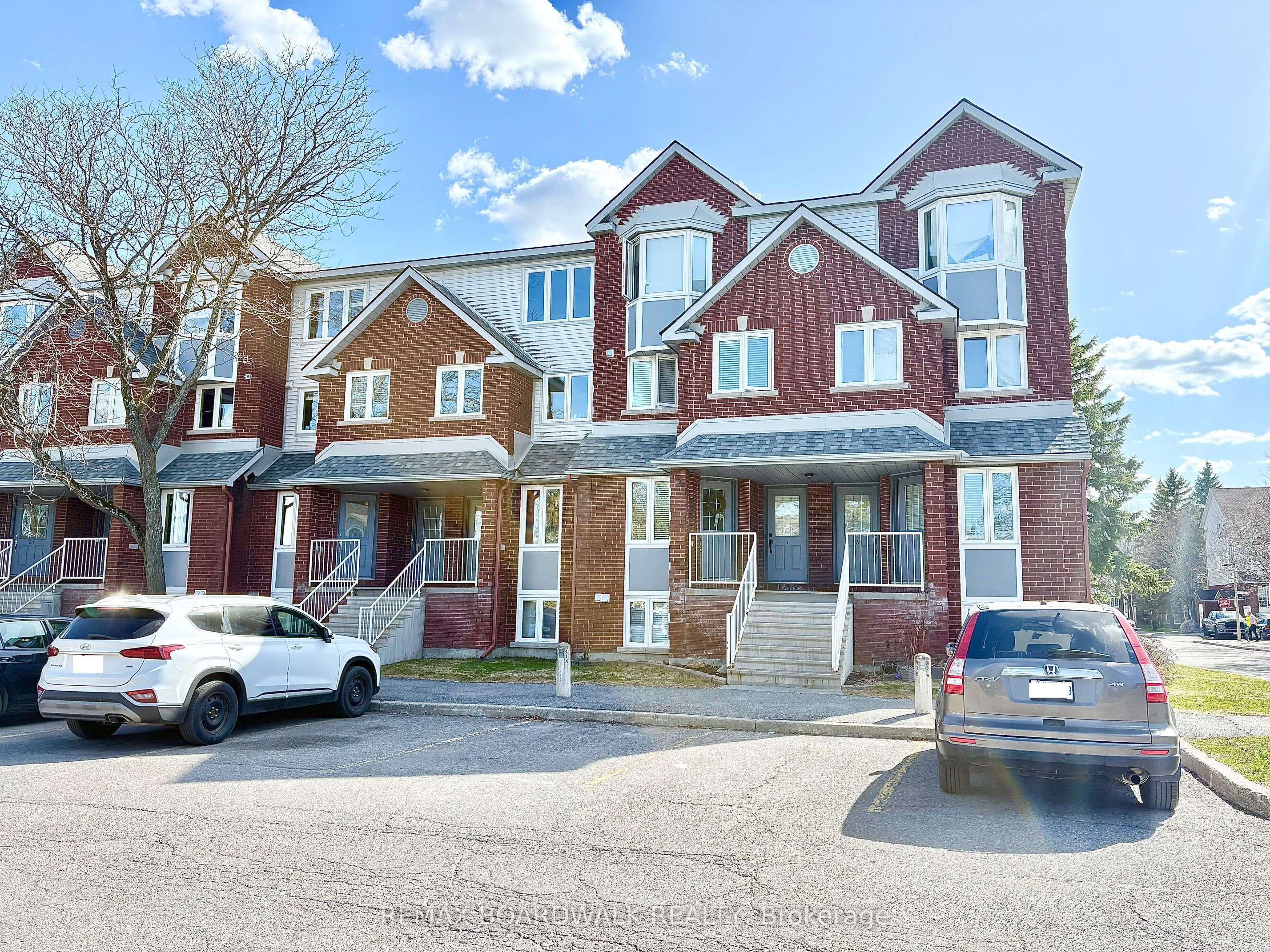 5 Briston Private, Ottawa, ON, K1G 5P6