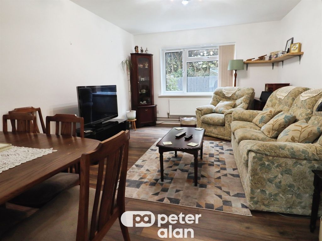 Additional image 4 of 2 bed maisonette for salePark Lane, Whitchurch, Cardiff CF14