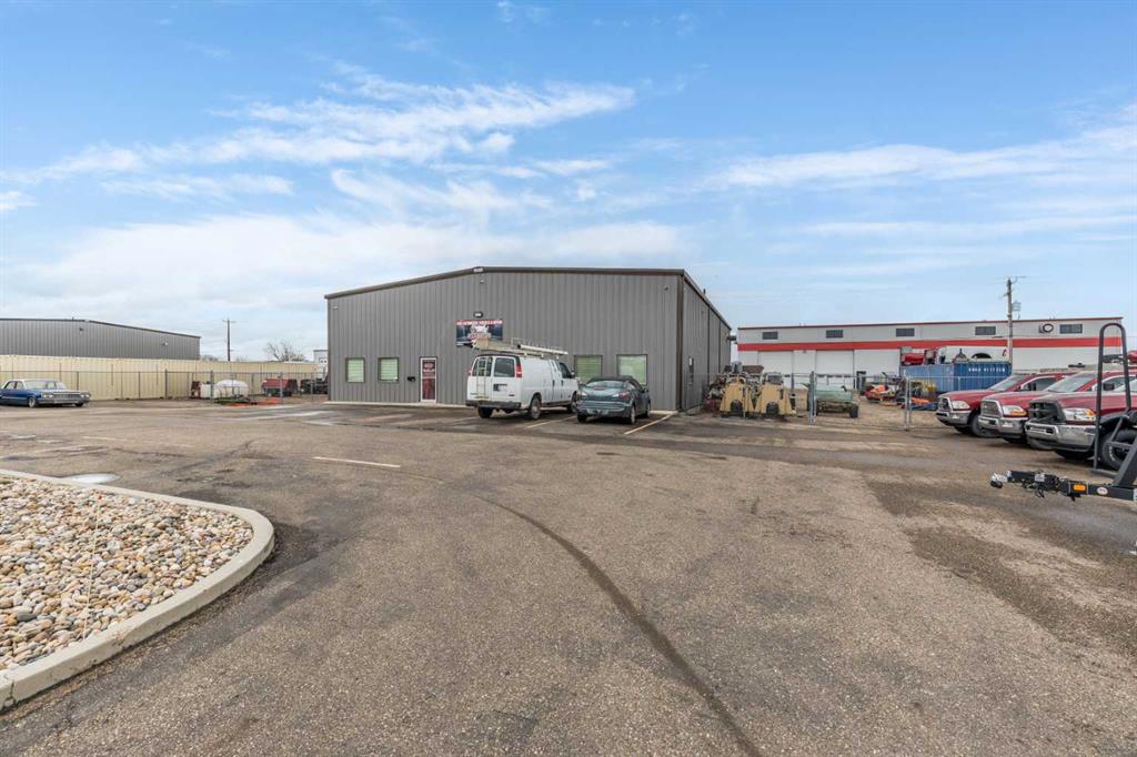 Additional image 5 of 81 Brier Estates Way NW, Medicine Hat, AB, T1C0B2