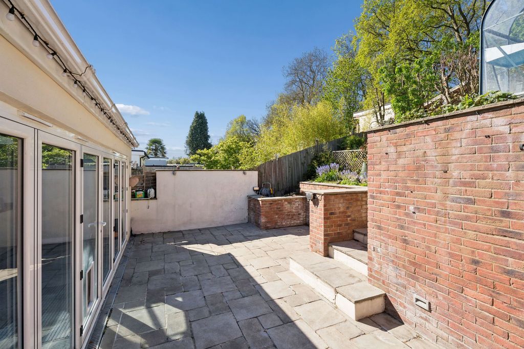 Additional image 18 of 5 bed semi-detached bungalow for saleSt Georges Drive, Carpenders Park, Watford WD19