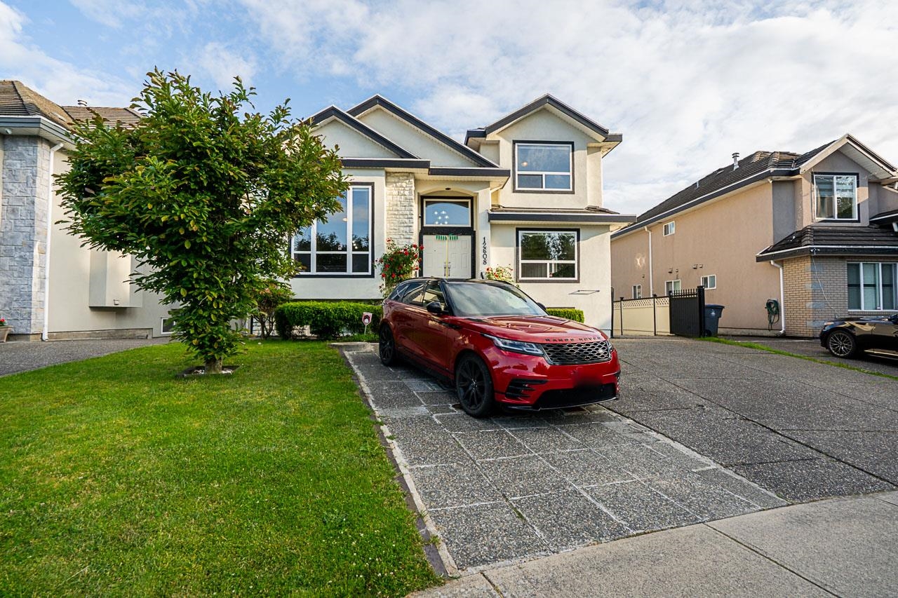 12608 67a Avenue, Surrey, BC, V3W 1G3