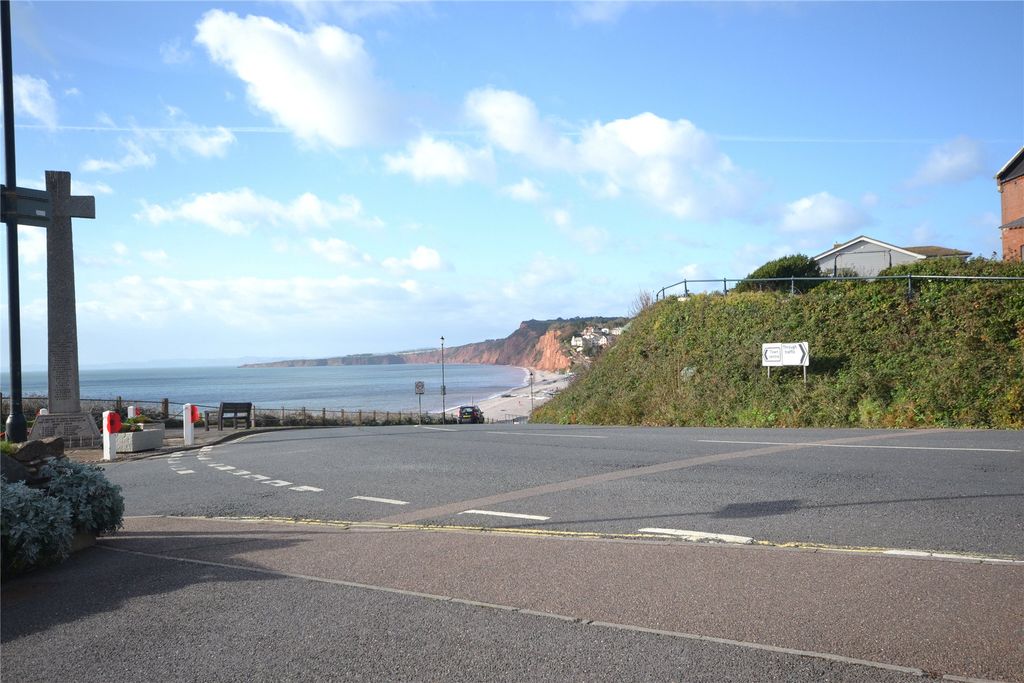 3 bed flat for saleBlueberry Downs, Coastguard Road, Budleigh Salterton, Devon EX9 photo 2