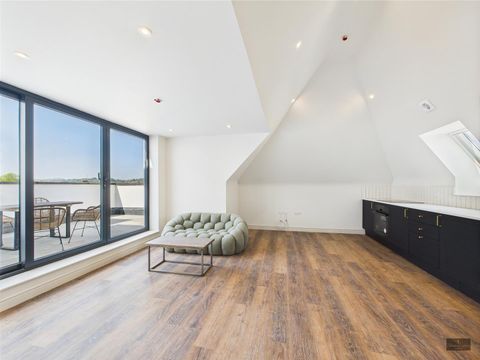29 Paternoster House, Exeter EX4