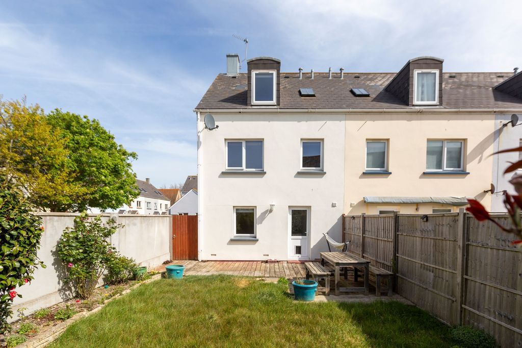 3 bed semi-detached house for sale14 Clos De L'abri, St Clement JE2