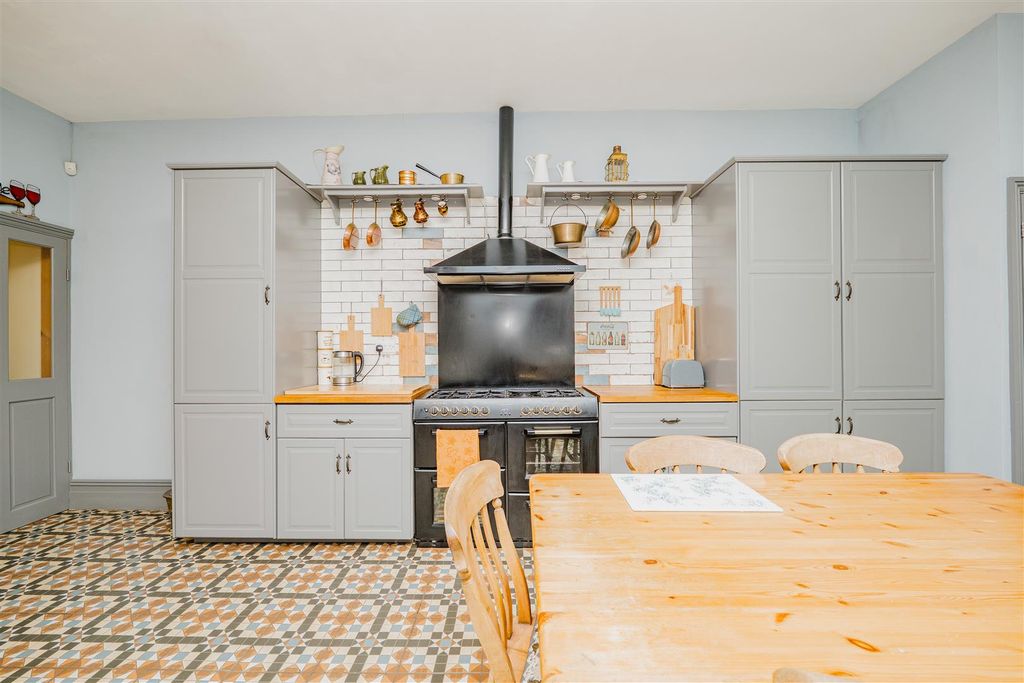 Additional image 14 of 5 bed semi-detached house for saleThe Parade, Barry CF62