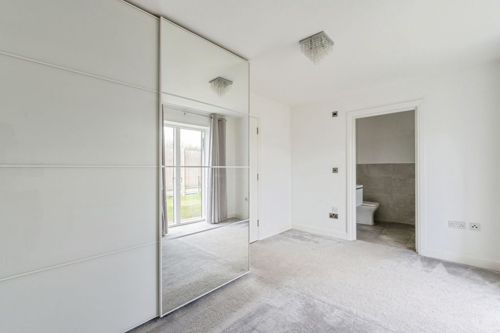 Additional image 9 of 2 bed flat for saleBelvedere Close, Billericay, Essex CM11