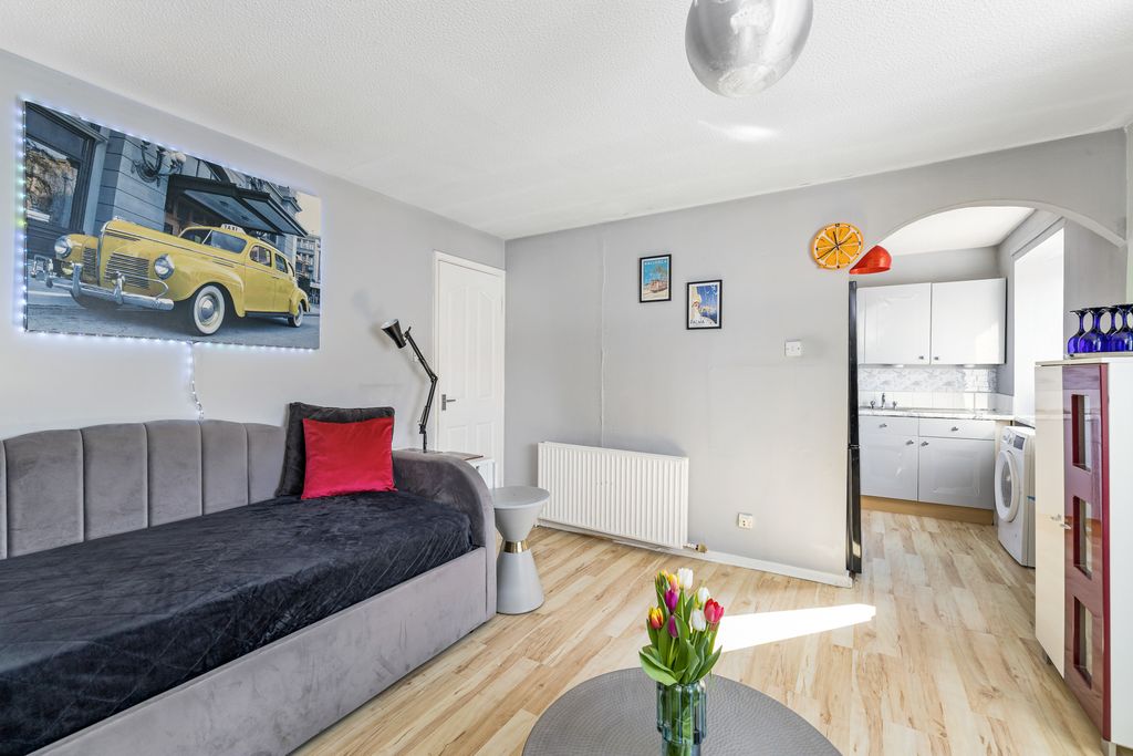 Additional image 4 of 2 bed flat for sale45/6 Double Hedges Park, Liberton, Edinburgh EH16
