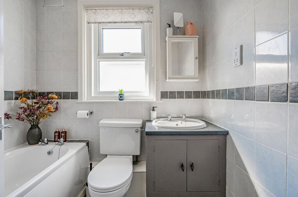 Additional image 14 of 1 bed maisonette for saleWeyhill Road, Andover SP10