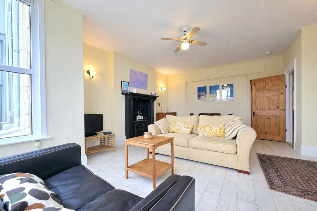 3 bed flat for saleDowns View, Bude, Cornwall EX23 photo 5
