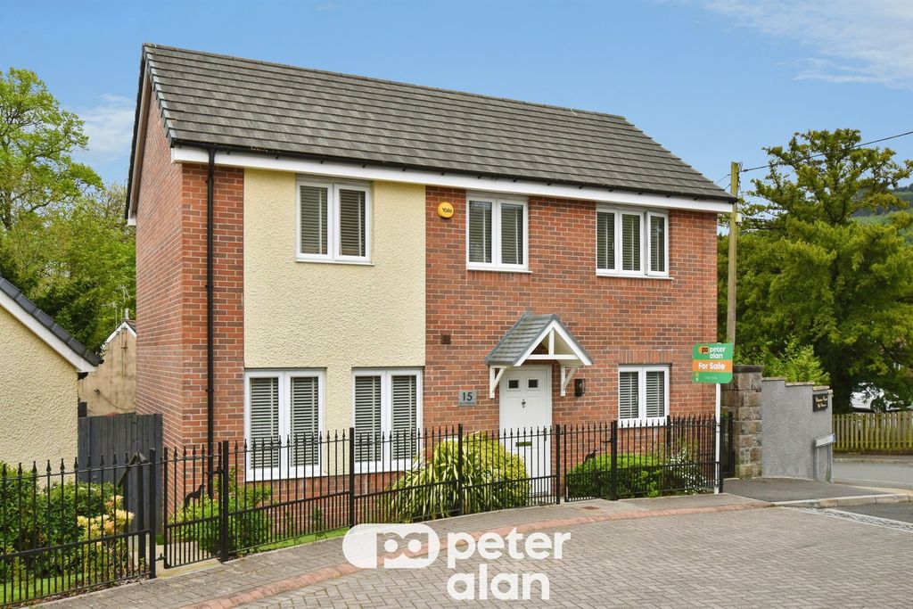 3 bed detached house for saleLlys Clarence, Aberdare CF44