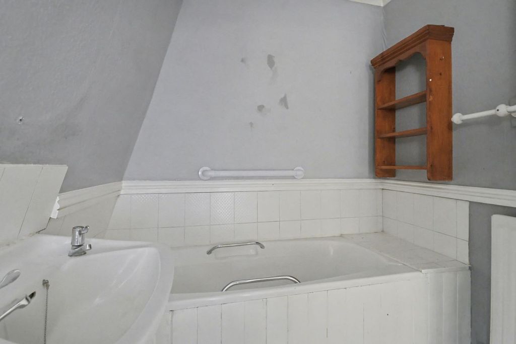 Additional image 10 of 3 bed flat for saleFlat 6 Blandford House, 47 East Street, Blandford Forum, Dorset DT11