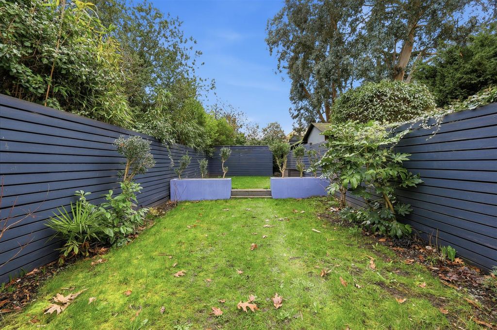 Additional image 31 of 5 bed semi-detached house for saleWestbury Lane, Buckhurst Hill IG9