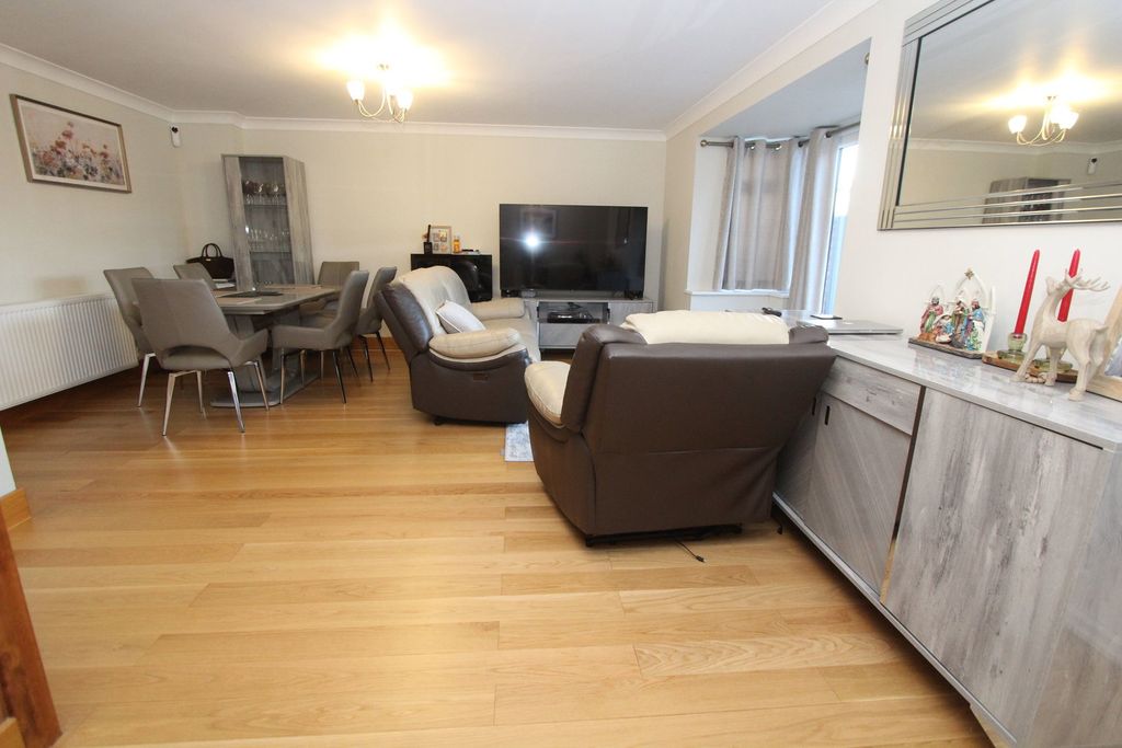 Additional image 4 of 3 bed detached house for saleFernhurst Drive, Pensnett, Brierley Hill DY5