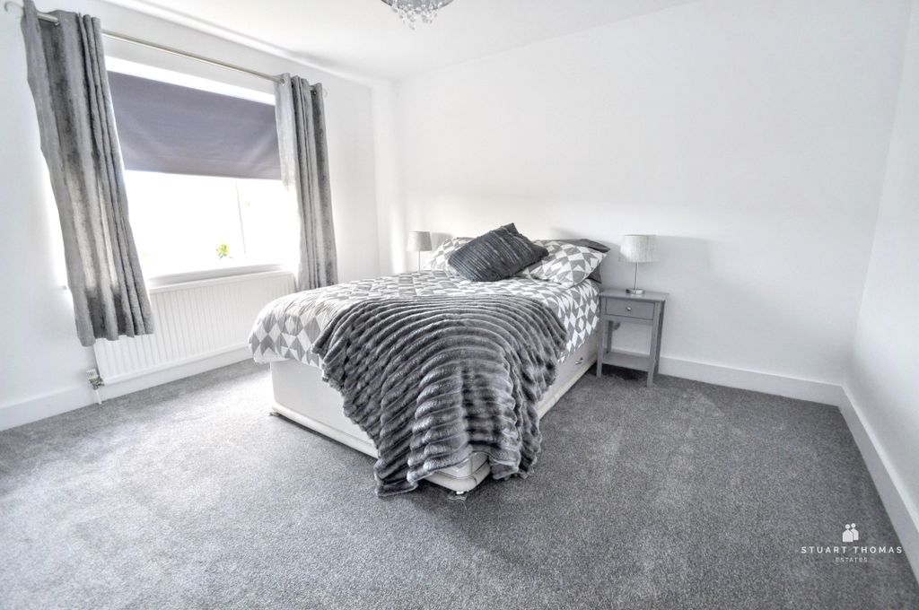 Additional image 6 of 2 bed flat for saleKingston Way, Benfleet SS7