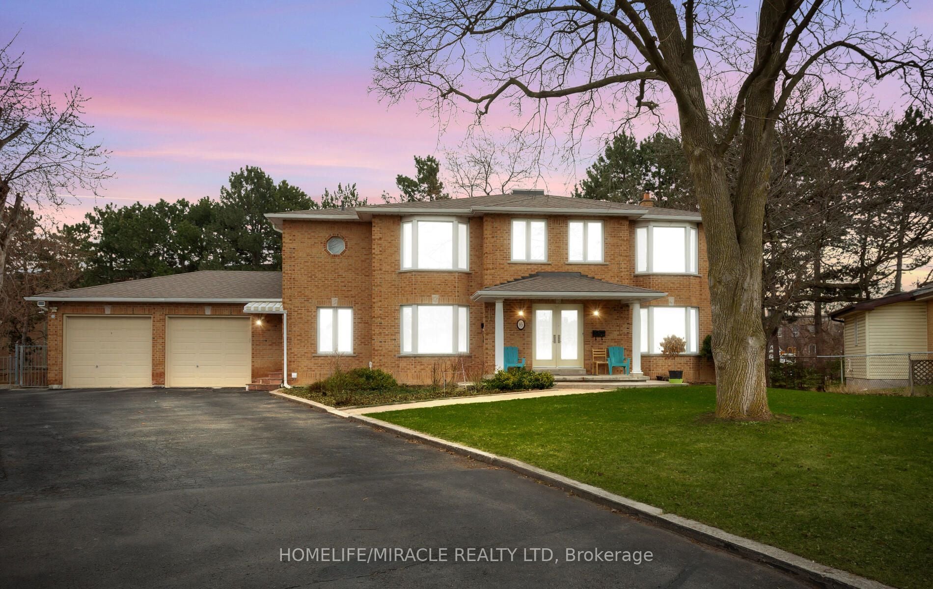 85 Harlow Crescent, Toronto, ON, M9V 2Y8