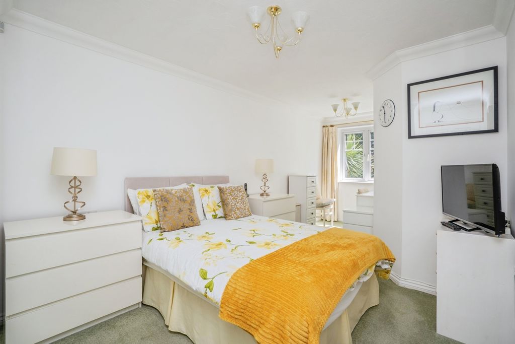 Additional image 9 of 1 bed flat for saleNew Brighton Road, Emsworth, Hampshire PO10
