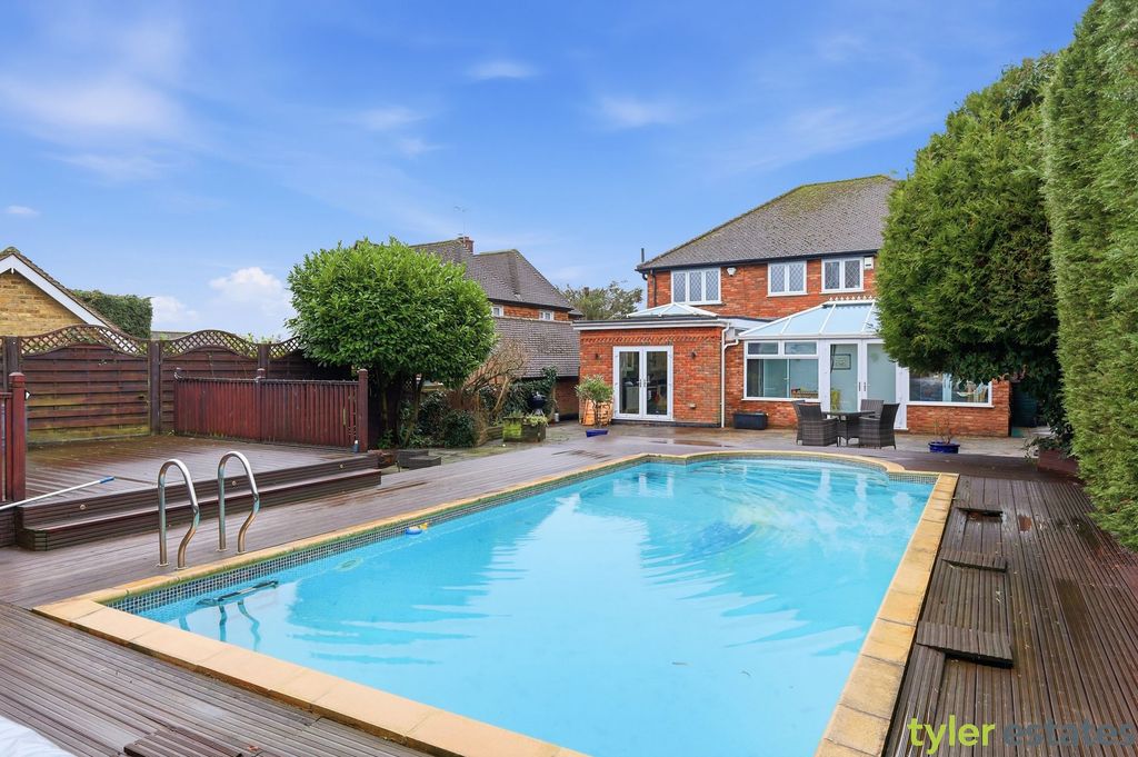 Additional image 41 of 5 bed detached house for saleNoak Hill Road, Billericay CM12