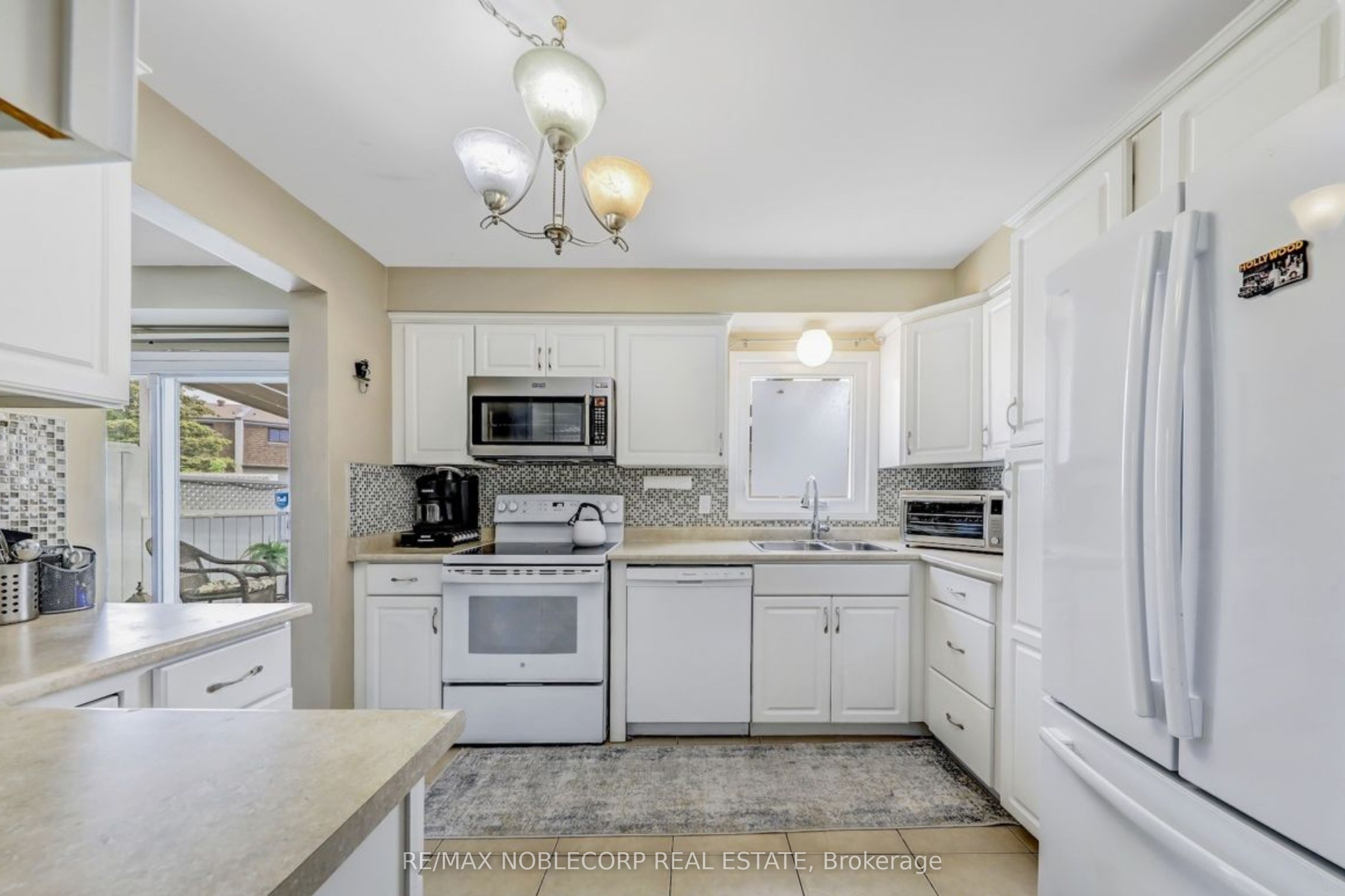 Additional image 4 of 30 Mayberry Court, Brampton, ON, L6S 5B2
