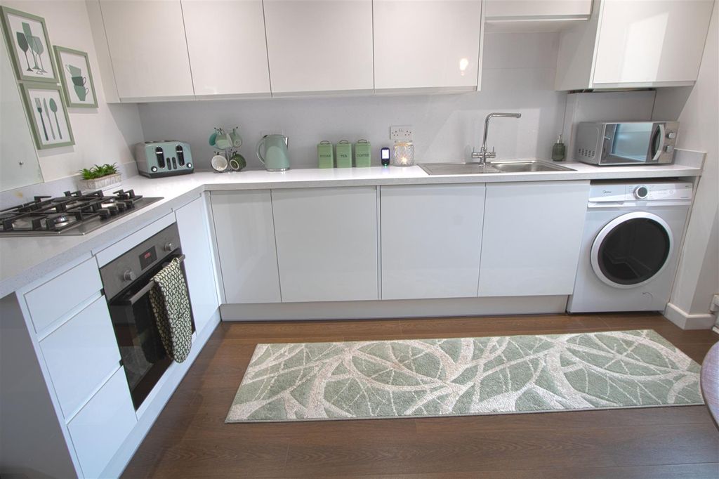 Additional image 7 of 2 bed maisonette for saleLangham Crescent, Billericay CM12