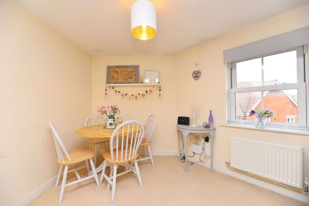 Additional image 9 of 2 bed flat for saleSanger Avenue, Biggleswade SG18
