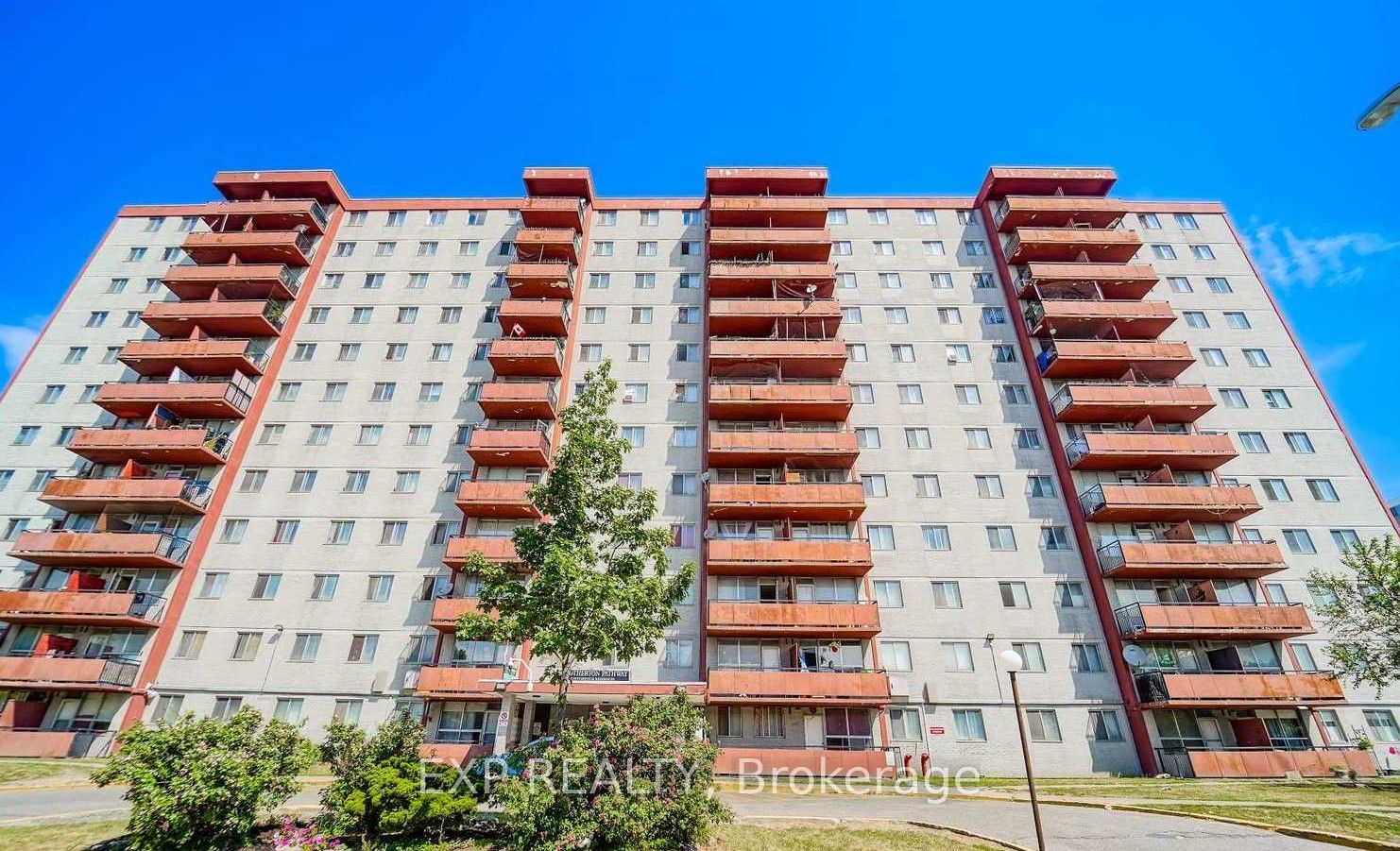 402-50 Lotherton Pathway, Toronto, ON, M6B 2G8