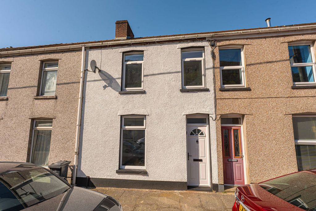 3 bed terraced house for saleKing Street, Cwm NP23