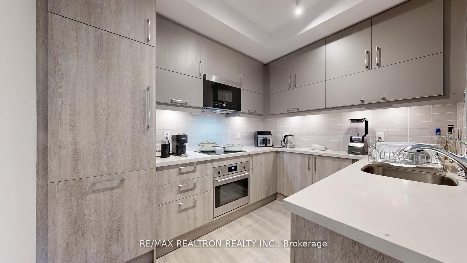 319C-38 Simcoe Promenade Circle, Markham, ON, L6G 0H7