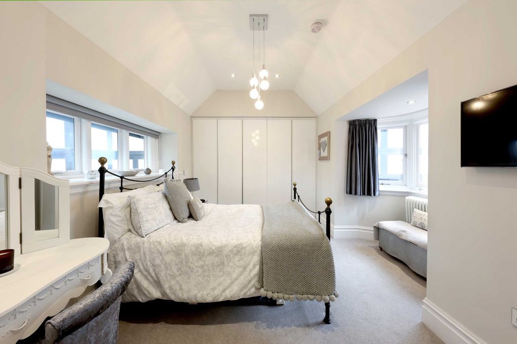 Additional image 14 of 4 bed detached house for saleQueen Elizabeth Crescent, Beaconsfield, Buckinghamshire HP9