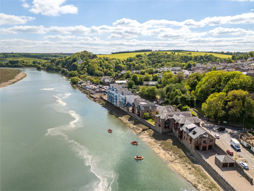 3 bed flat for saleNew Road, Bideford, Devon EX39
