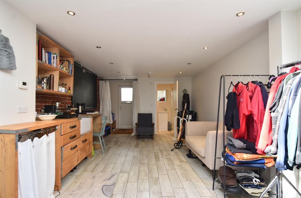 Additional image 33 of 6 bed detached house for saleSutherland Avenue, Bexhill-On-Sea TN39
