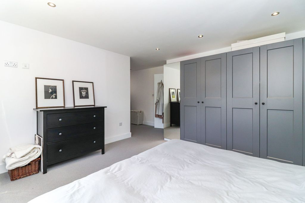 Additional image 13 of 5 bed property for saleAbbots Road, Abbots Langley WD5