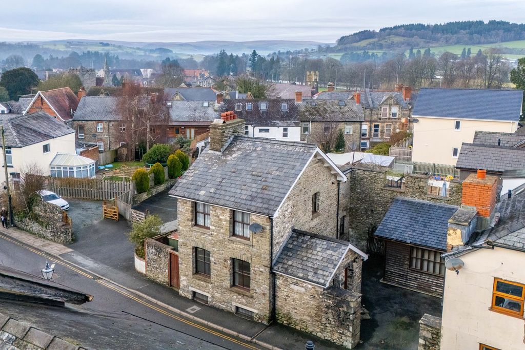 2 bed detached house for saleMarket Street, Builth Wells LD2