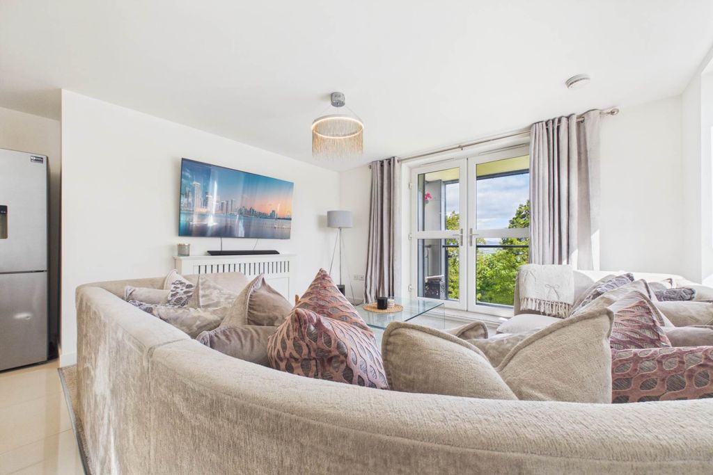Additional image 8 of 1 bed flat for saleHollybush Lane, Port Glasgow PA14
