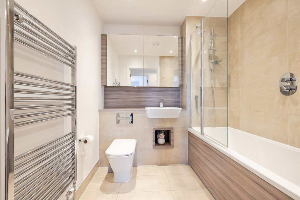 Additional image 8 of 2 bed flat for saleFairfield Avenue, Watford WD19