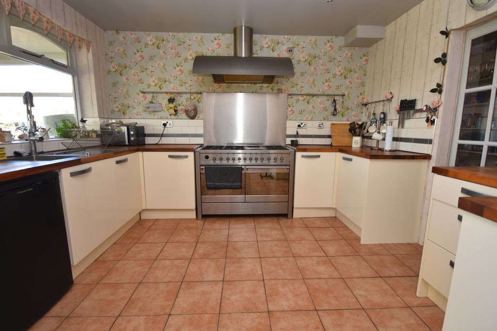 Additional image 7 of 3 bed detached house for saleRampside, Barrow-In-Furness, Cumbria LA13