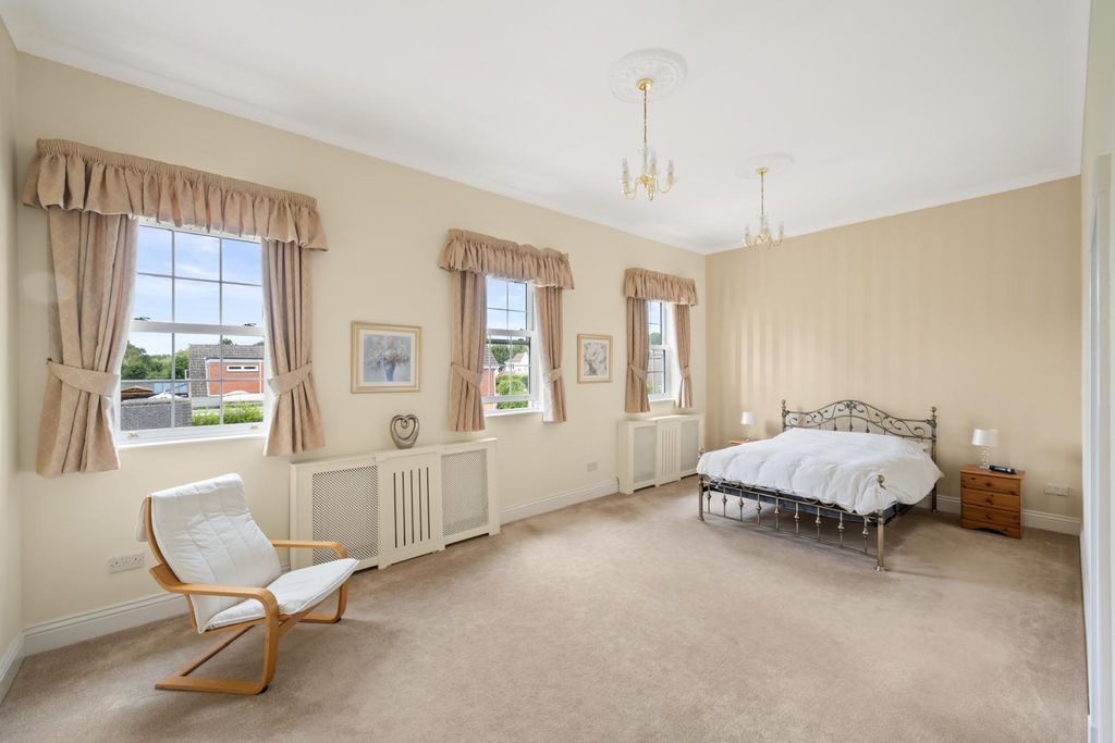 Additional image 12 of 4 bed detached house for saleNoak Hill Road, Billericay CM12