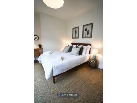 Gainsborough Grove, Newcastle Upon Tyne NE4