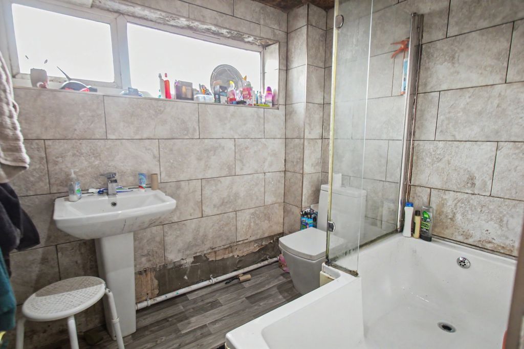 Additional image 6 of 4 bed semi-detached house for saleConway Court, Hendredenny, Caerphilly CF83