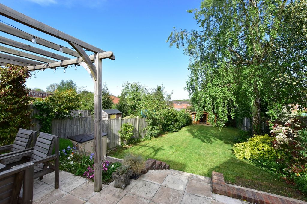 Additional image 28 of 4 bed semi-detached house for saleTibbs Hill Road, Abbots Langley WD5