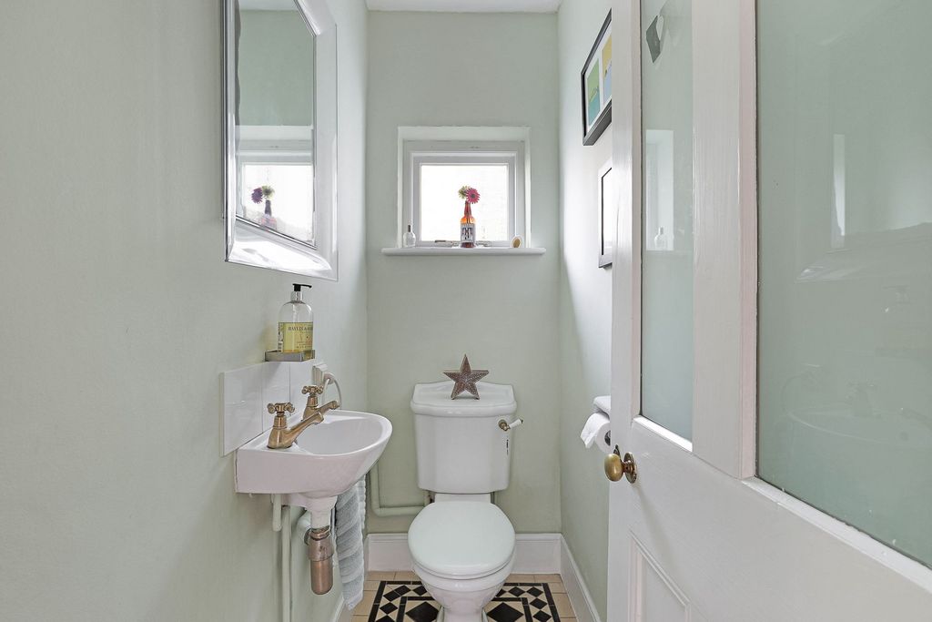Additional image 12 of 4 bed semi-detached house for saleHills Road, Buckhurst Hill IG9
