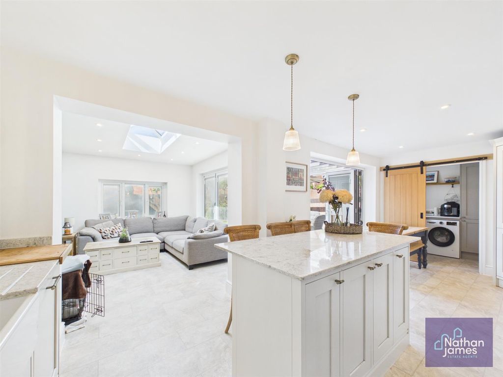 Additional image 2 of 6 bed detached house for saleMartin Close, Rogiet, Caldicot NP26