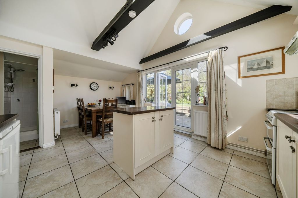 Additional image 10 of 3 bed semi-detached house for sale33 Slipper Road, Hermitage PO10
