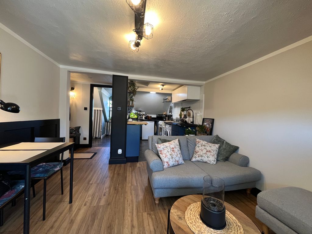 1 bed flat for saleTrinity Court, Dingwall IV15 photo 5