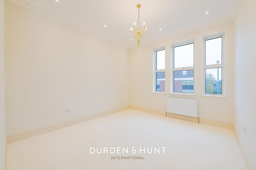 Additional image 23 of 5 bed semi-detached house for salePalmerston Road, Buckhurst Hill IG9