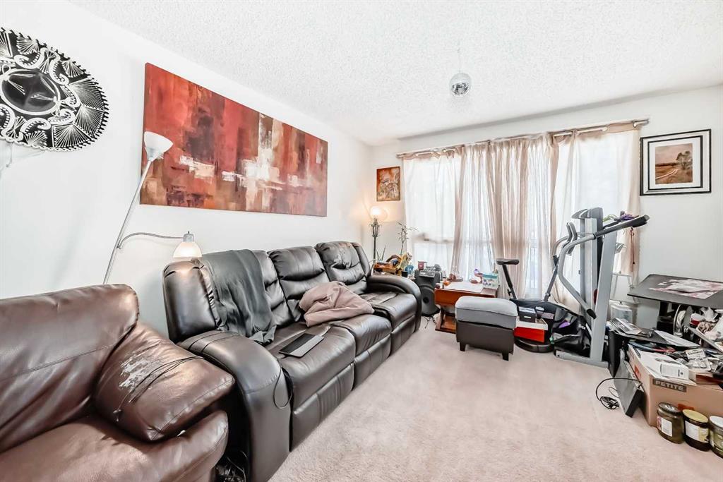 Additional image 6 of 137 Bermuda Drive NW, Calgary, AB, T3K 1H6