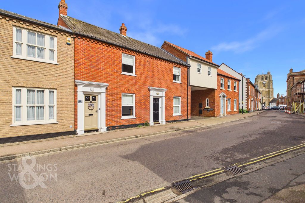2 bed terraced house for saleOld College Close, Beccles NR34