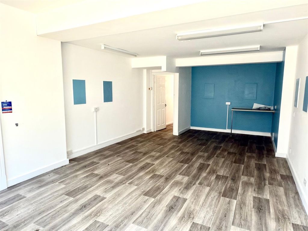 Additional image 3 of 2 bed flat for saleLondon Road South, Lowestoft NR33