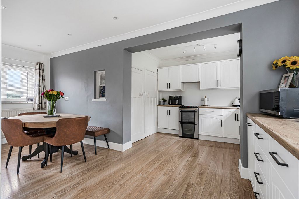 Additional image 8 of 4 bed semi-detached house for saleWhitedown Lane, Alton, Hampshire GU34