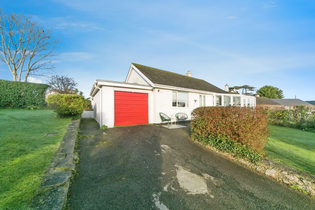 2 bed detached bungalow for saleBreeze Hill, Tyn-Y-Gongl LL74